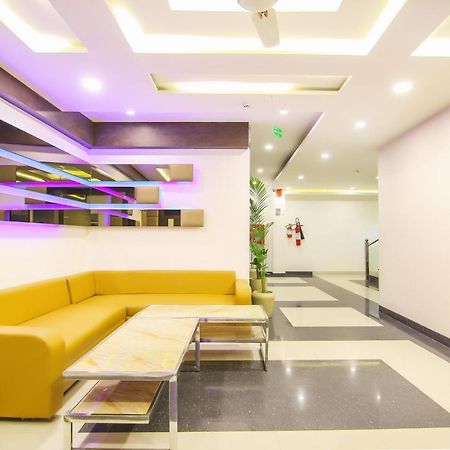 Moments Hotel Lucknow Exterior photo