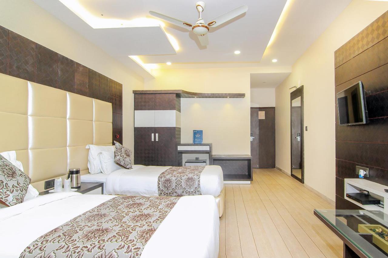 Moments Hotel Lucknow Exterior photo