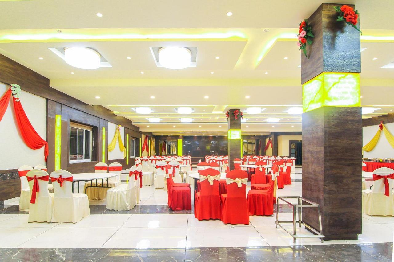 Moments Hotel Lucknow Exterior photo
