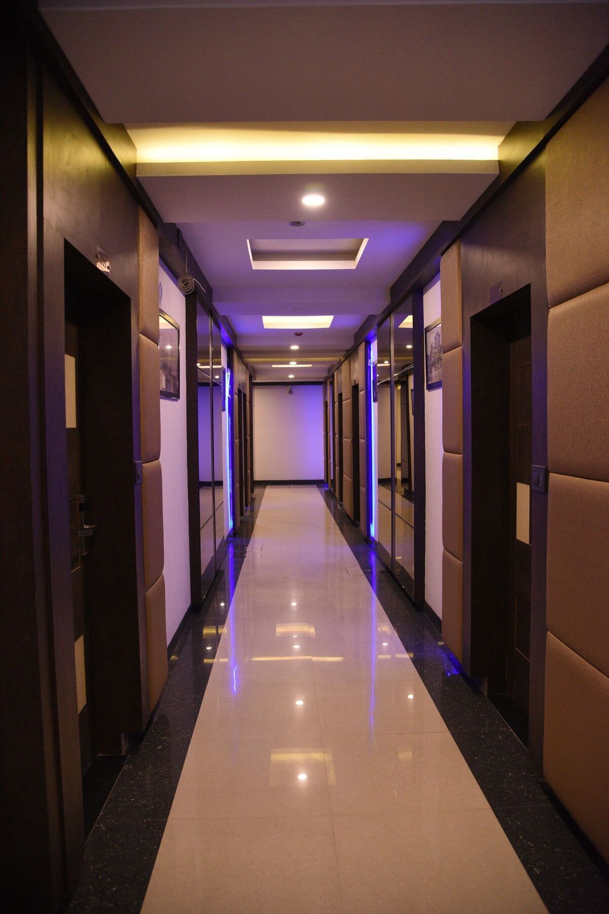 Moments Hotel Lucknow Exterior photo
