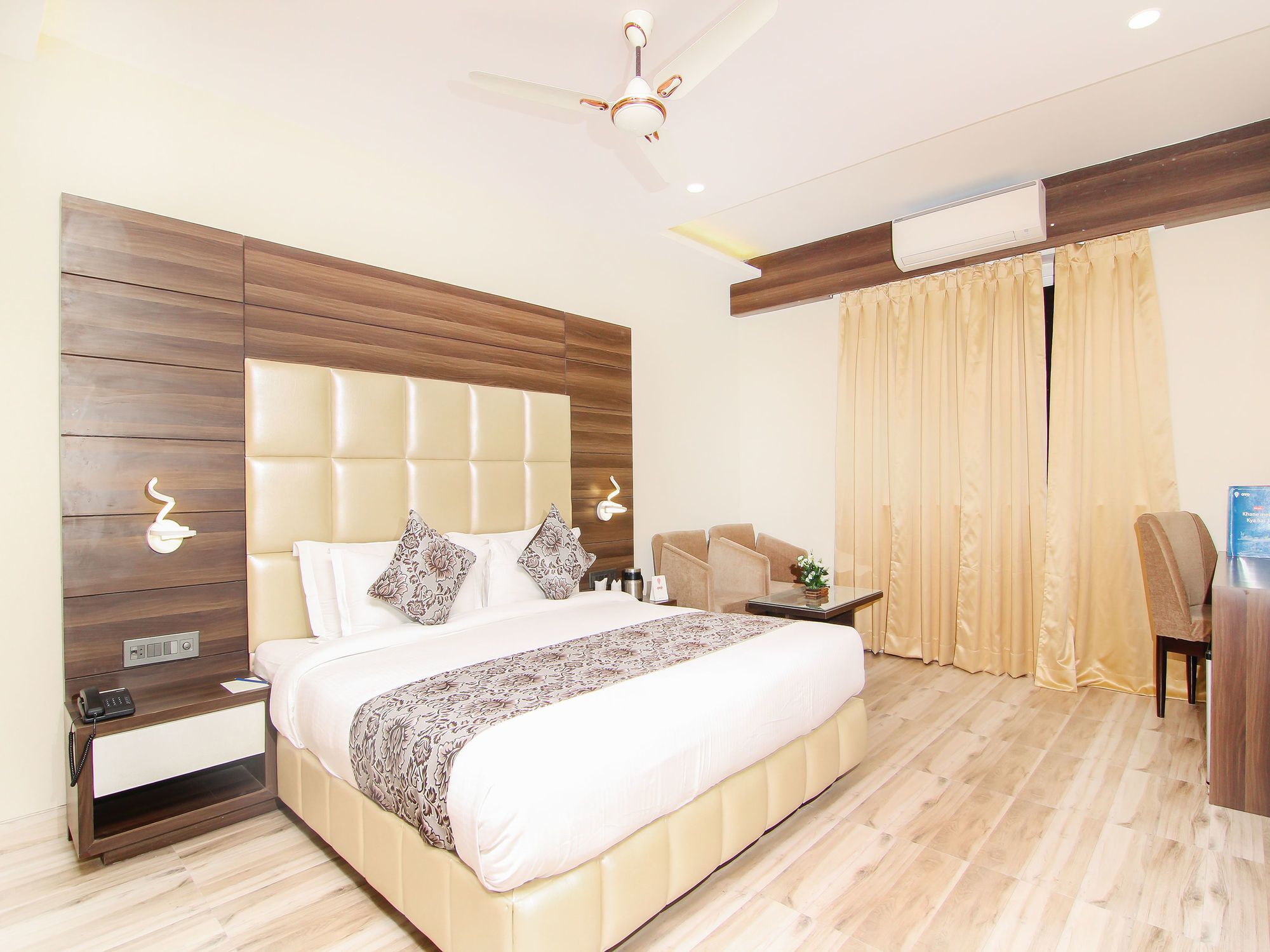 Moments Hotel Lucknow Exterior photo